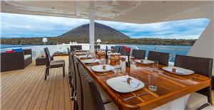 Natural Paradise Luxury Yacht