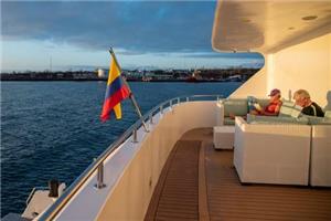 Ecogalaxy - lower deck terrace