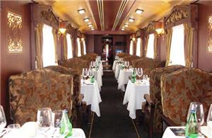 Dining car on board the Gran Lujo