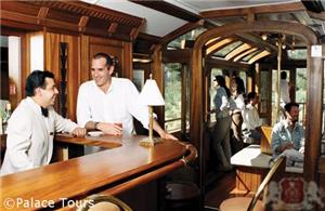 Bar on board the Hiram Bingham Train
