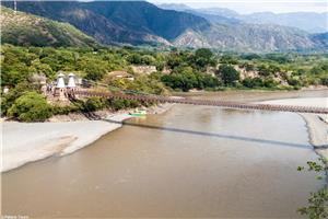 The Suspension Bridge, Puente de Occidente