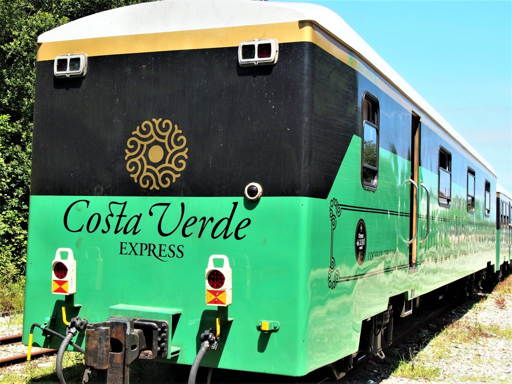 Costa Verde Express: Weekend Escape from Oviedo (3 Days)
