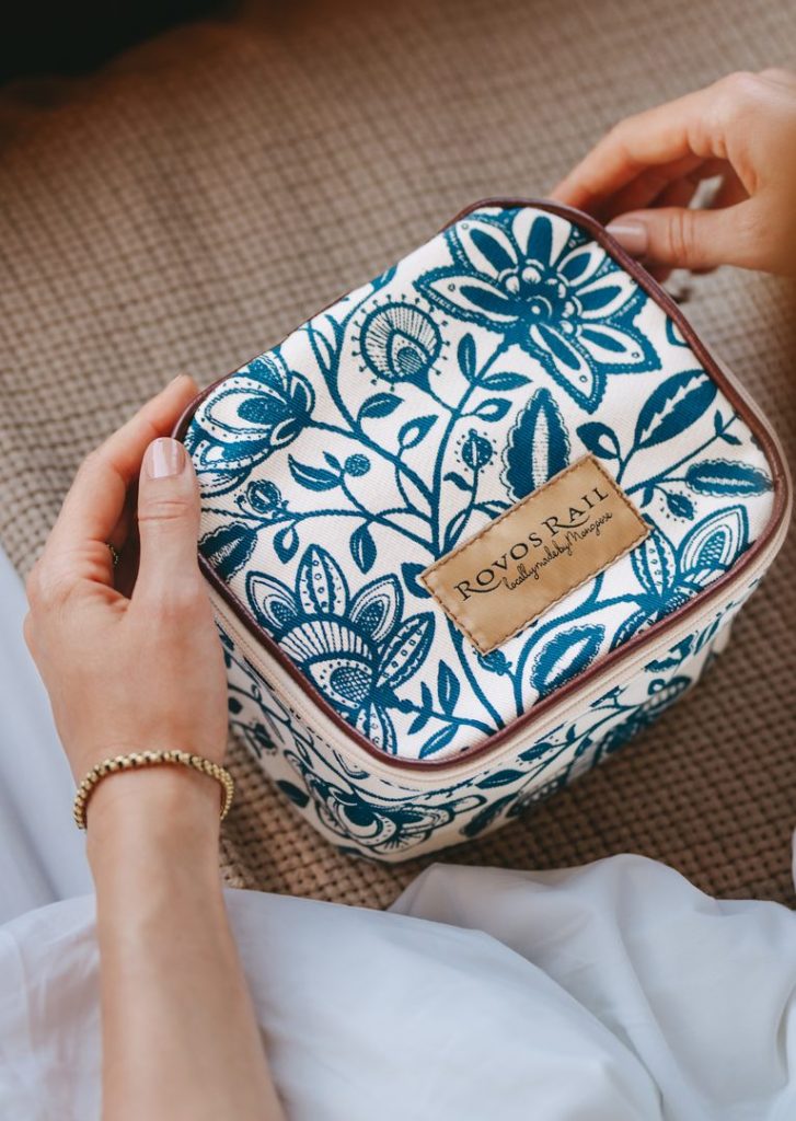 RVR SUITES AMENITIES 2 CON at Rovos Rail Suites