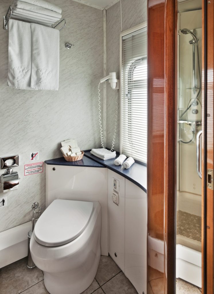 Golden Eagle: a Gold Class cabin