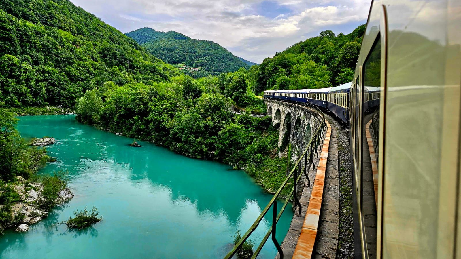 Golden Eagle Danube Express: the train exterior