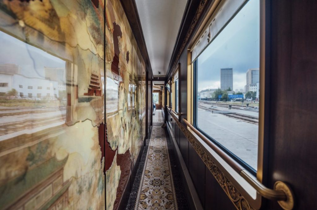 Golden Eagle Silk Road Express: the train corridor